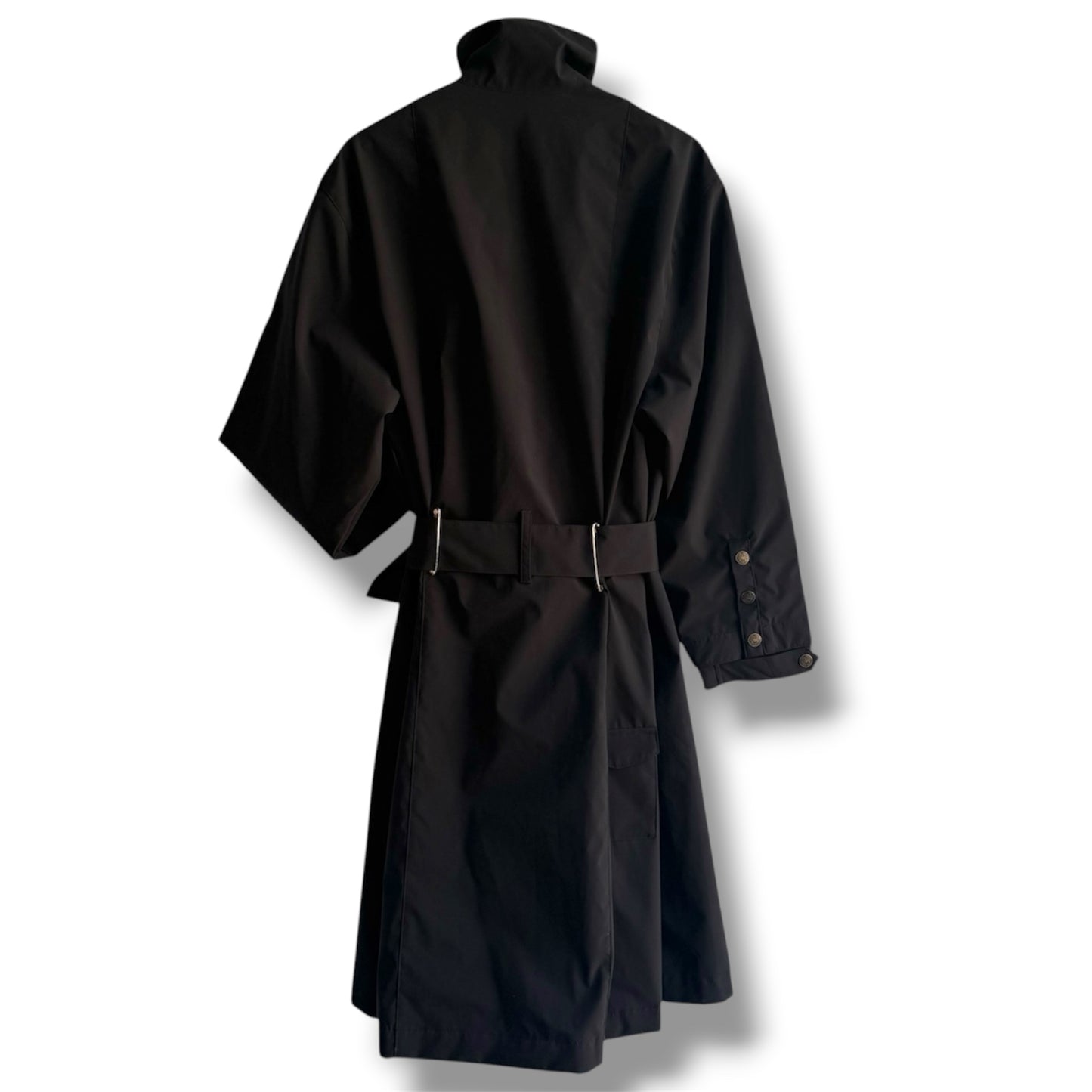 “Villain”trench
